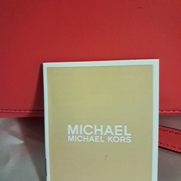 Michael Kors Pink Purse - Picture 8 of 8